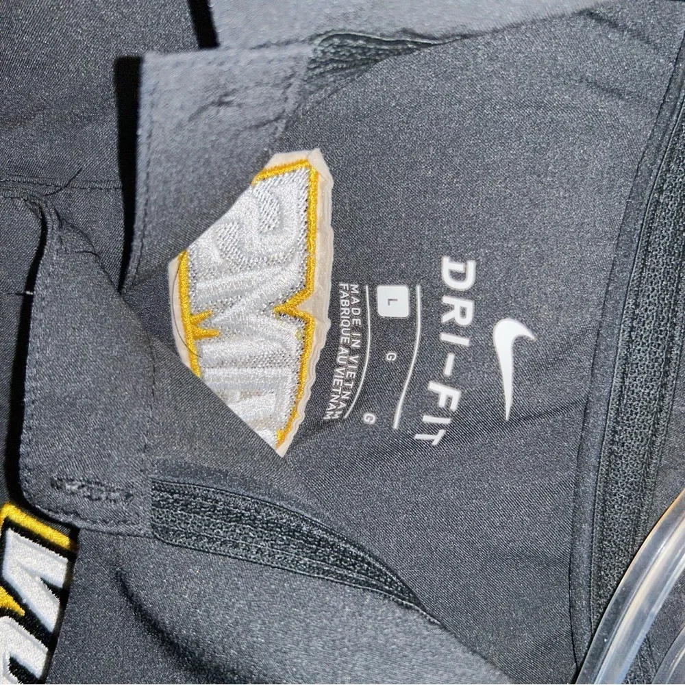 Men Nike dri fit vcu rams Virginia commonwealth university size Large L shirt